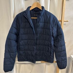 Everlane - Lightweight Puffer in Navy Blue, S